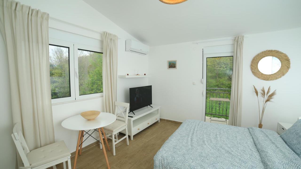 Plamenatz Studio Apartments 비르파자르 외부 사진